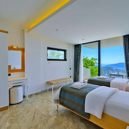 5 Bedroom Luxury In - 1019 *
