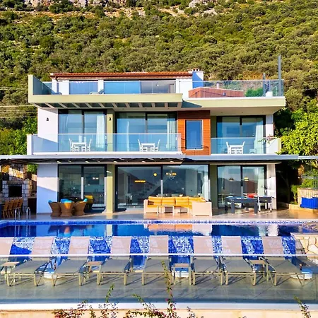 5 Bedroom Luxury In - 1019 *